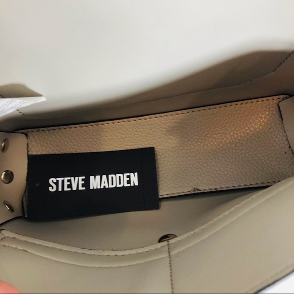 🔥SALE🔥 Steve Madden gray and silver crossbody bag - Picture 9 of 9